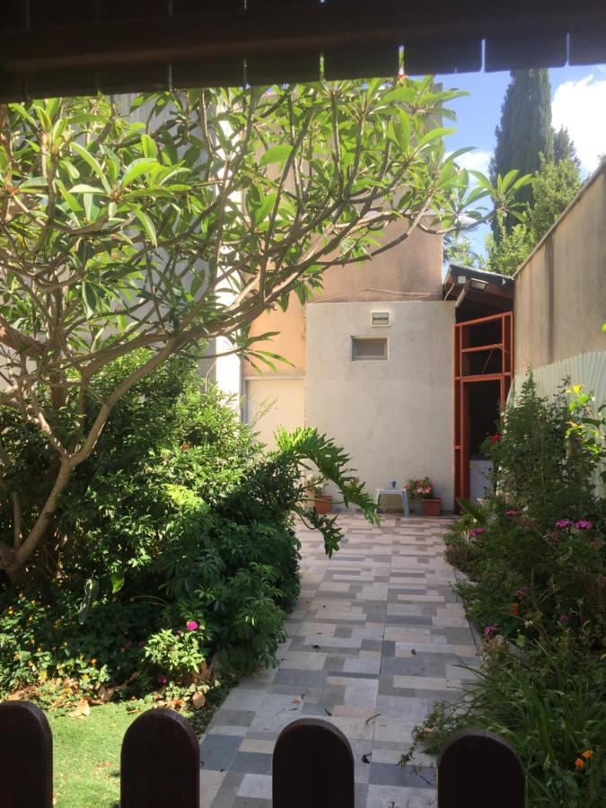 בית מרום Gan HaShomron Exterior foto